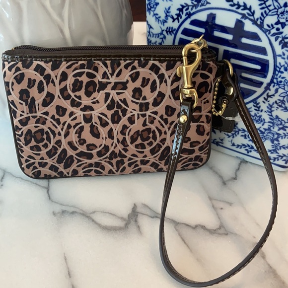 Coach wristlet - Picture 5 of 9
